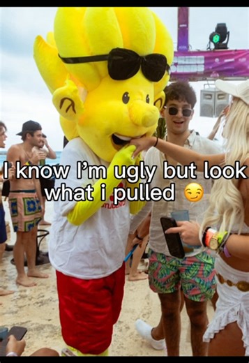 We’re better at spring break booking than doors 🤷 #springbreak #spreak #fyp #college #collegelife