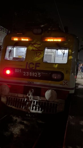 Bardhaman-Howrah Local via Mail Line Departure From Rishra Station #shorts #viral