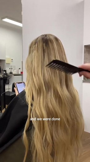 Install and style with Tay 🫶🏼 Watch Tay from Hair and Bone Studio use our 22” Clip In extensions. The best way to add length and volume without commitment. 🧡 Try this at home! #medusahairextensions #medusaaustralia #howtostyleextensions #hairextensionsbyronbay #clipinextensionstutorial #blondesdoitbetter