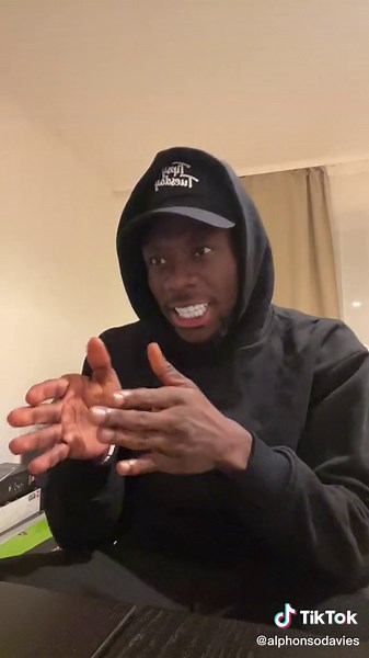 Leçons de vie par Alphonso Davies sur TikTok