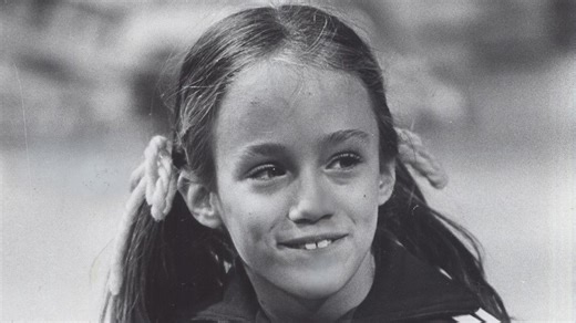 Lea Nikki Bacharach: Dcera slavného páru nesnášela vrtulníky a sekačky, kvůli Aspergerovu syndromu si sáhla na život – Lifee.cz