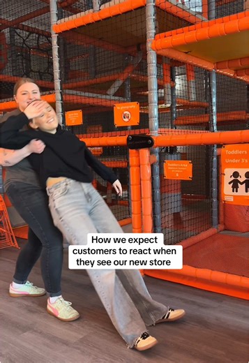 There's only one way to find out... Head down to our London Full Of Beans store and see for yourself! 🤩 #london #londoncafe #softplay #softplayuk