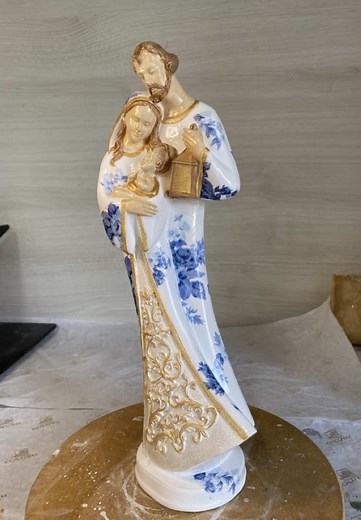 Sagrada Família: Decoupage Art and Handmade Crafts
