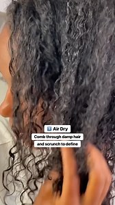 Curly hair styling 🤝 Plant-powered repair. Here’s how to style textured hair while repairing damage with Botanical Repair Styling Creme, featuring bond-building plant molecules. Tap to shop now. - Coiffage des cheveux bouclés 🤝 Réparation d’origine botanique. Voici comment coiffer les cheveux texturés tout en réparant les dommages avec la crème coiffante fortifiante Botanical Repair, qui contient des molécules d’origine végétale pour renforcer les liens. Appuyez pour magasiner dès maintenant. 