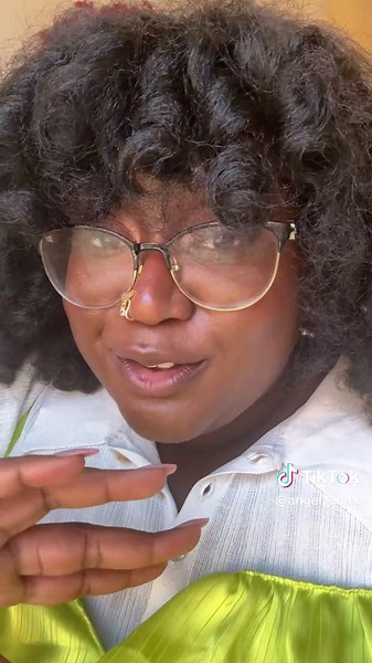 Hailey Bieber Style Trends: Scarf Outfit Inspiration