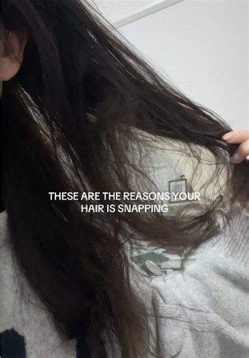 Most people don’t realise this is how they’re snapping their hair 👀 Brushing seems harmless… but how you do it makes all the difference for breakage, split ends and overall hair health. ✨ Brush smarter, not harder ✔️ Always start from the ends and work up ✔️ Never brush soaking wet hair without a leave-in or detangler ✔️ Use the right brush for your hair type (@Tangle Teezer & @Wet Brush are two of my faves) I’m sharing real, achievable hair habits all January to help you grow healthier, strong