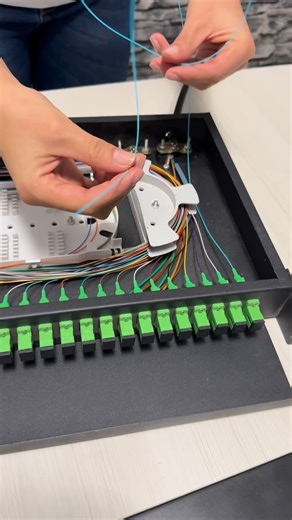 Redes de Información on Instagram: "Pigtail de fibra óptica"