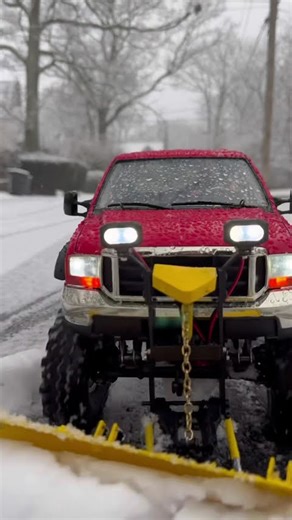 Tamiya Ford F-350 Snow Plowing #rccrawler #rc4wd