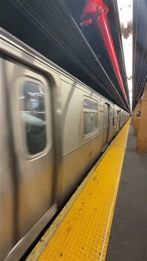 R160 (L) Leaves 6 av #nyc #train #nycta #metro