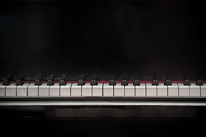Grand Piano vs Baby Grand (Differences & Which Is Right For You)