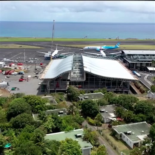 Voici un magnifique aéroport de l'île de la Réunion ! | RMC Découverte
