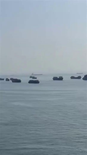 BRICSに対抗し基軸通貨米ドル(ペトロダラー)の覇権維持が目的だったはずが、逆にドル離れを加速させる結果に、、、📉石油二次製品(ナフサも原料は石油)、レアアース、アルミニウム、ヘリウムガス、プラスチック製品、半導体、電子部品など中国🇨🇳のサプライチェーン優位性が更に加速する📈