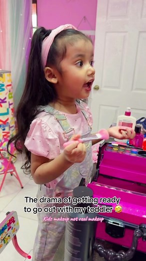 Dramatic Makeup Tutorial for Kids | Funny Makeup Videos