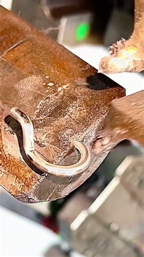 Fremstilling af Metal Kroge – Satisfying Produktionsproces