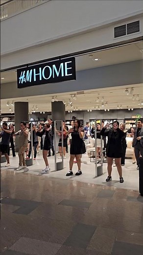 Just Another Day in a Philippine Mall… Or Is It? #philippines