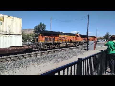 EB BNSF Domestic Intermodal/Spine Cars Train At Tehachapi CA! #bigbossrailfanner
