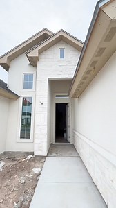 We’re back for a quick construction update! #RGVCustomHomes #mydreamhouse #customhomes #SecondGenerationBuilders #customhomebuilder #farmhousestyle #villadelsolconstruction #956homes #ourdreamhome | Villa Del Sol Construction LLC