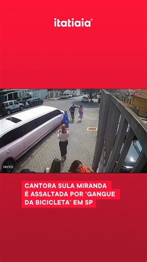17K views · 168 reactions | A cantora Sula Miranda, de 60 anos, foi assaltada por um homem de bicicleta na manhã desta segunda-feira (2), na Zona Oeste de São Paulo. O crime foi cometido durante gravações em frente a uma emissora de televisão da capital paulista. Clique e leia mais  https://www.itatiaia.com.br/entretenimento/2024/09/02/video-cantora-sula-miranda-e-assaltada-por-gangue-da-bicicleta-em-sp | Itatiaia - A Rádio de Minas | Facebook