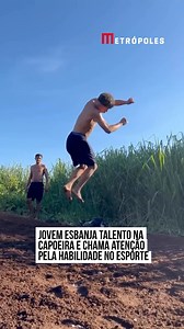 788K views · 336 reactions |  Com o puro gingado que só quem tem a mandinga no pé consegue mostrar, o jovem capoeirista Watally, de Rio Branco, no Acre, deu um verdadeiro show de habilidade e malícia no chão de barro. Com saltos impressionantes e movimentos ágeis, ele deu um show. Impressionante, né, gente! ➡️ Leia mais no metropoles.com  @cdb_cenoura | @myhoodbr | Metrópoles | Facebook
