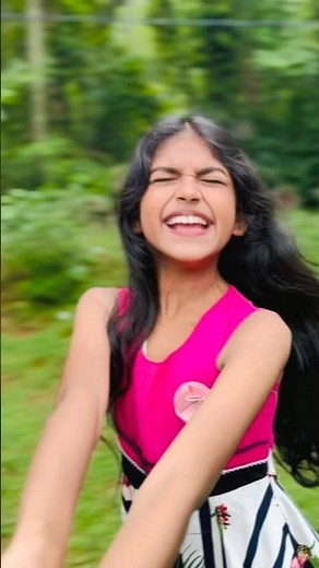 දෙන්නම එක වගේ නේද? 😂🐷