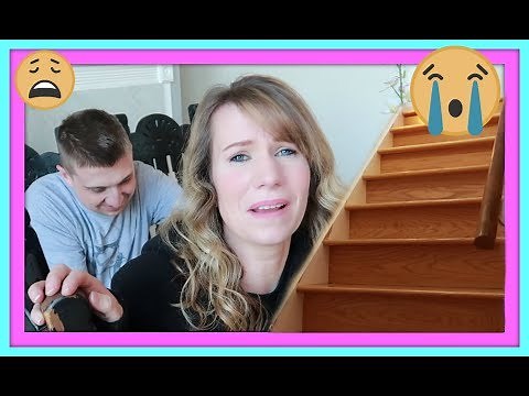 ACCIDENT ON STAIRS! (POOR MOM) | HALLOWEEK DAY 2