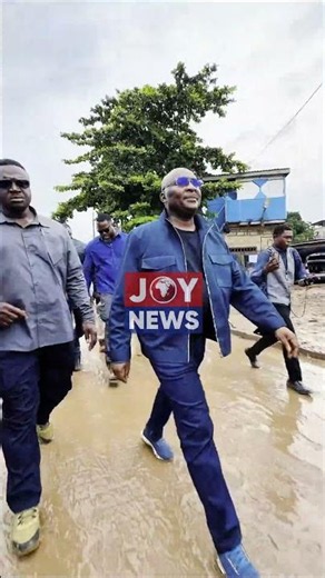 NPP flagbearer Dr. Mahamudu Bawumia visits flood-affected areas in parts of Accra. #JoyNews