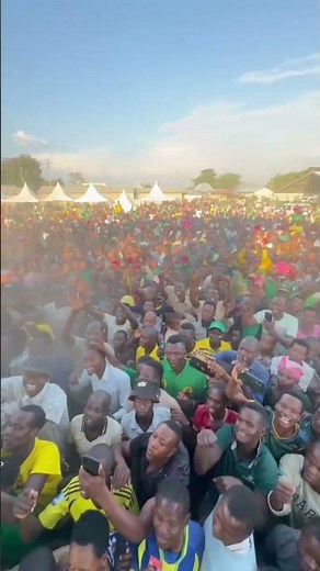 Mbosso performing #pawa in Bariadi, Simiyu. #mbossomusic #khanmusic #roomnumber3