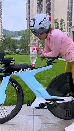 Why Do Cyclist Fill Water in Their Bicycle #shorts #ytshorts