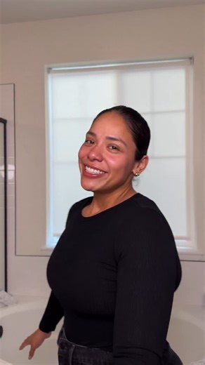 Ana Alonso on Instagram: "2026 will be a great year I just know it 💕 I am manifesting this for all of us @weightcare_ Link is in my BIO #weightcarepartner #weightloss #weightlossjourney #glp1 #weightcare"