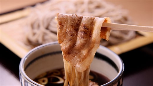 【ＢＳ日テレ】千年の歴史！滋賀県守山市で出会う「幻の伊吹在来そば」　名物「炙り豚つけそば」を豪快に実食！　ドランク塚地が太鼓判「相当美味しい！皆さんマジで食べに来た方がいい」