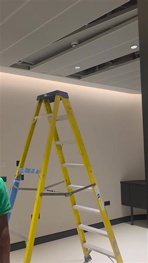 In this video we are coma smart building which involves systematic Installation, configuration and automation systems.#electricalengineering #hskelectricalsolutions #kampala_tiktokers #viralvideos #goviral