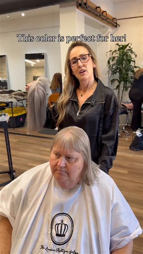 Luxury Remy Human Hair Toppers & Wigs on Instagram: "This is what expert color matching looks like.🎨 Our stylists are trained to match undertones, dimension, and natural movement, not just the shade. The result is hair that feels effortless, natural, and completely hers. 💖 When color is done right, no one notices the piece. They just notice how good you look. ✨ 👇🏼 Ready to experience custom color matching for yourself? 💬 Comment TOUR to see where we are visiting next for a pop up salon and 