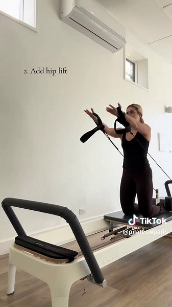 My recent combo for strengthening the shoulders 💪🔥 Using a 💙 spring for base and a high 💙 spring for challenge. Been incorporating lots of shoulder focused exercises in my class plans lately. Heres Why: → Strong shoulders help take the load off your wrists in planks four-point kneeling → They improve posture → And from an aesthetic POV… they help create that sculpted, hourglass silhouette #armworkouts #shoulderworkout #fyp #foryoupage #inspo #foryou #reformerpilates #pilatesprincess #fitness