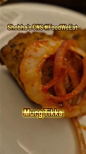 Boneless chicken pieces marinated in yoghurt and spices: chicken Tikka beats it all