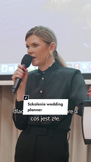Dostaje mase pytań jak zostać wedding plannerem, od czego zacząć, jak pracować tak jak Ty? Jak ty to zrobiłaś? Moją odpowiedzią na nie, jest dwustopniowy cykl szkoleń dla wedding plannerów. Zarówno tych początkujących jak i dla tych, którzy chcą się nauczyć jak realizować ekskluzywne projekty wg najwyższych standardów Art of Wedding. Zapisy 👉🏻https://szkolenia.artofwedding.pl/ 4-5 luty poziom Basic Warszawa, Hotel Nobu- wprowadze Cię do świata wedding planningu i przkaże wiedze uzupełniającą p