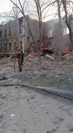 🇷🇺🇺🇦 That rubble used to be the headquarters of Ukraine's Land Forces Command. The building next to it — the Support Forces Command — heavily damaged in the same strike. Two of Ukraine's most senior military nerve centres, gone in one night. Areas of Kiev looking post apocalypse. Here's the contrast that needs to be hammered home. Russia took a strike to the chest this week — a dormitory full of students, 20 dead, the kind of image that breaks something in you. Ukraine hit a civilian buildin