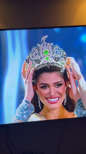 1.1M views · 8.4K reactions | The night of firsts!  First win for Brazil for the Miss Grand title, and my first grand slam crown winner with this gorgeous, sweet, talented, kind and powerful woman @isanmenin  I can’t wait to meet you my dear when you come to Thailand as the Queen  You have made your country, family and myself so so proud!!! #missgrandinternational2022 #missgrandbrazil #isabellamenin #WinTheCrown #WinningEnergy | Natalie Glebova | Facebook