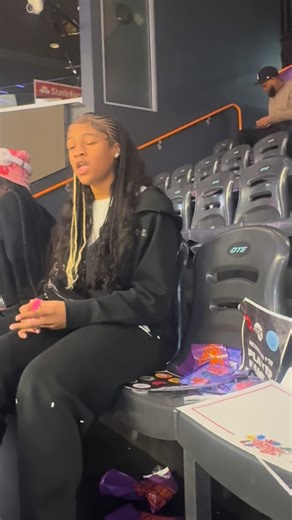 THE PHILLY PRINCESS✨👸🏽🫧 on Instagram: "It’s like ants 🐜 🐜 in my pants 👖 whenever I hear a song 🎵 that got a TikTok dance to it 😂😂 IF VIEWING FOLLOW @tacori_aaria 💟 ⚠️FOLLOW MY TIKTOK @tacori_aaria⚠️ GO CHECK OUT MY YOUTUBE @tacoriaariasworld “Tacori Aaria” 🤍 #tacoriaaria #phillyprincess #funny #explore #reels"