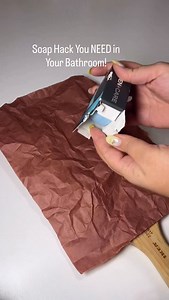 69K views · 35 reactions | Life Hack 識識識Transform your soap bar into a hands-free soap dispenser! 識✨ Just poke a hole, add a rubber band, hang it on the faucet, and enjoy foamy hands every time. No more slipping soap or messy sinks! #SoapHack #DIYSoap #LifeHack #BathroomHacks #FoamyHands #CleanAndSimple #DIYTips #EasyLifeHacks | Vitamomhack | Facebook