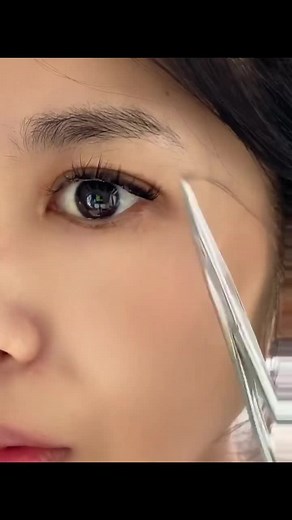 Discover the Magic of Eyelid Glue for a Non-Surgical Eye Lift