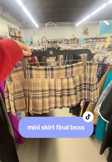 Thrifting for Mini Skirt Finds: Style Tips and Tricks