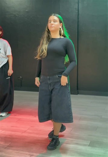 Mírame Remix: Clases y Coreografía de Reggaeton