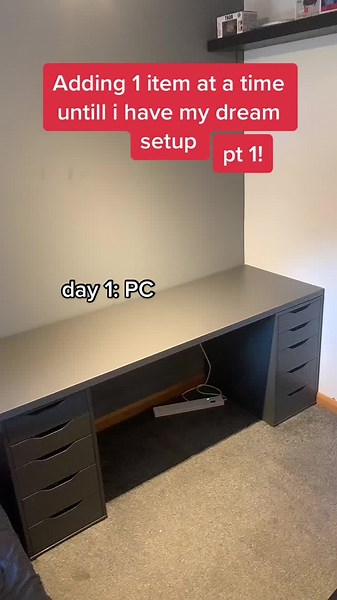 new desk! what do you guys think? this is going to be a daily series for a while so buckle up. if any companies want to join this series email me in b1o! #computer #tech #techtok #desk #setup #desksetup #pc #freestrinless #wavtech #carterpcs