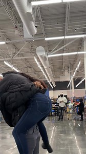 2.7M views · 39K reactions |  Se viraliza y genera debate la pedida de mano de unos jóvenes en el supermercado. "No es el lugar, es la persona". | El Español | Facebook
