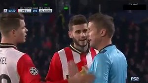 PSV Atm red card