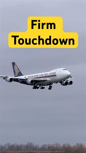 That's how you land a freighter! ✈️ #aviation #b747 #cargoplane