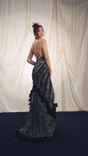 Council of Fashion Designers of America on Instagram: "Golden girl @Ejae, you know together we’re glowin’ in custom @Gap at the #CFDAAwards. Directed by @ofbecomingus"