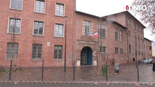 🛣️ La cour d’appel a tranché, les travaux sur l’A69, arrêtés depuis cet été, vont reprendre. L’autoroute doit relier Castres et Toulouse sur 53 km. Le bras de fer continue entre défenseurs de l’environnement et constructeur. Mise en service prévue en octobre 2026. 🎥 Laura Dubois et Pauline Ben Sassi | M6 Info