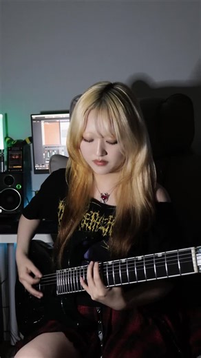 MOE ✦ BRIDEAR on Instagram: "Songs:Bring Me the Horizon - Chelsea Smile Guitar:ESP E-Ⅱ M-II 7B ET Granite Sparkle Amps:Kemper Profiling Amplifier RACK Pick: MASTER 8 JAPAN INFINIX - JAZZ type 1.2mm Camera:Canon EOS R50 @bringmethehorizon @olobersykes @leemalia @espguitarsjapan @espguitars @kemperamps_official @master8japanguitarpicks @eos_canonjp #guitar #metal #bringmethehorizon"