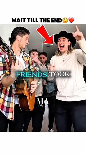 Friends try the singing challenge😲(ontheoutside)